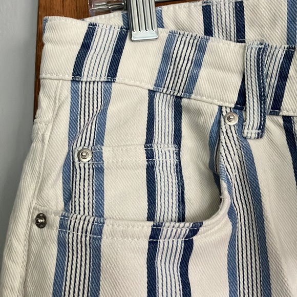 NWT H&M denim striped jeans! 🦋 - Picture 10 of 11
